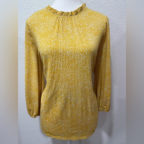 Adrianna Papell Tops - ADRIANNA PAPPELL Yellow Floral Yoke Detail Top EUC